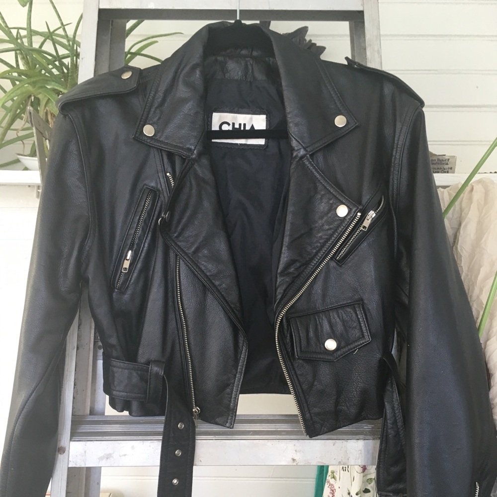 Women’s cropped leather jacket